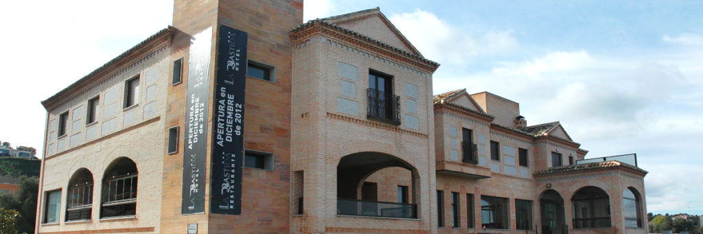 Fachada Hotel La Bastida